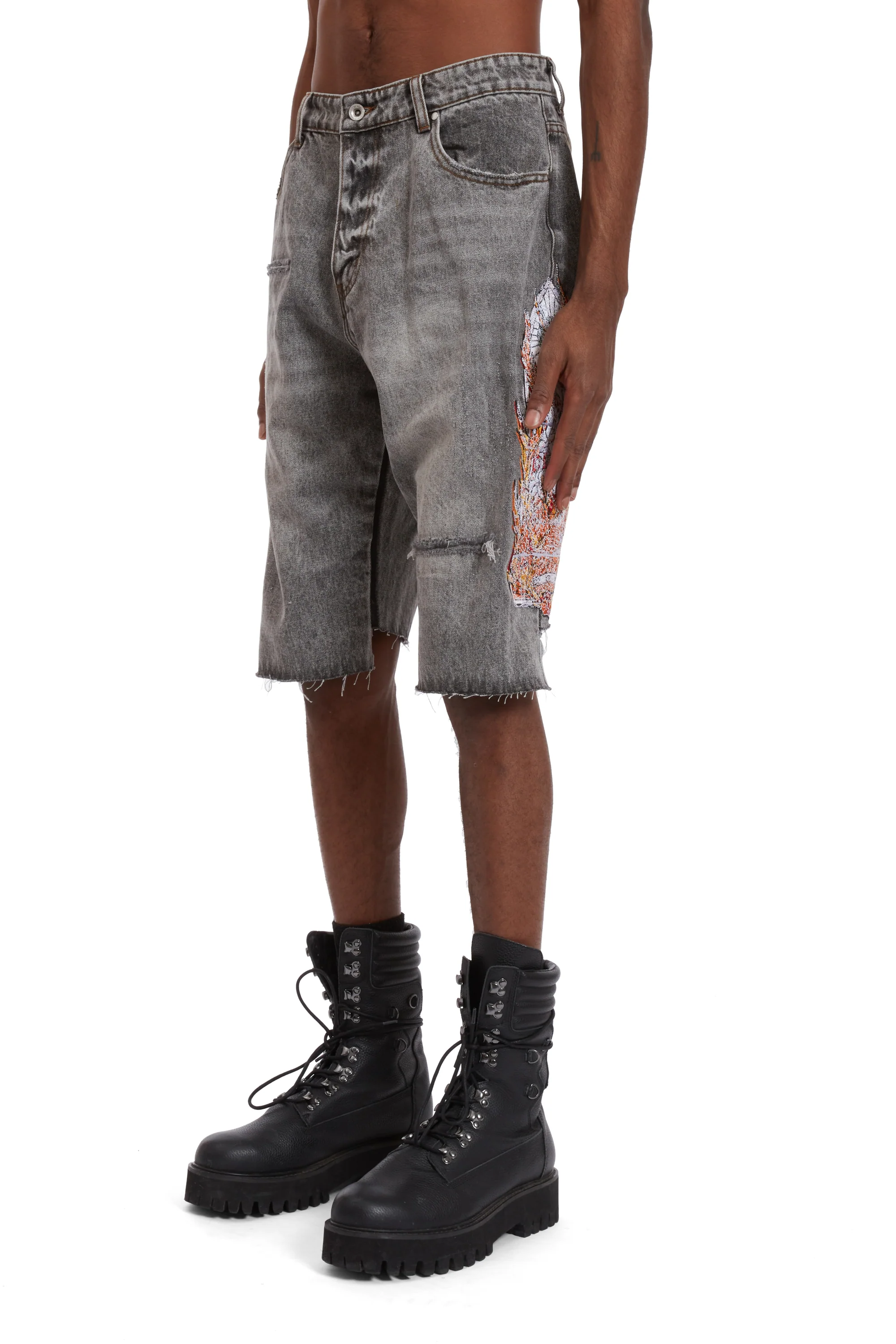 FLAME GLASS KNEE COVER SHORT - Image 4