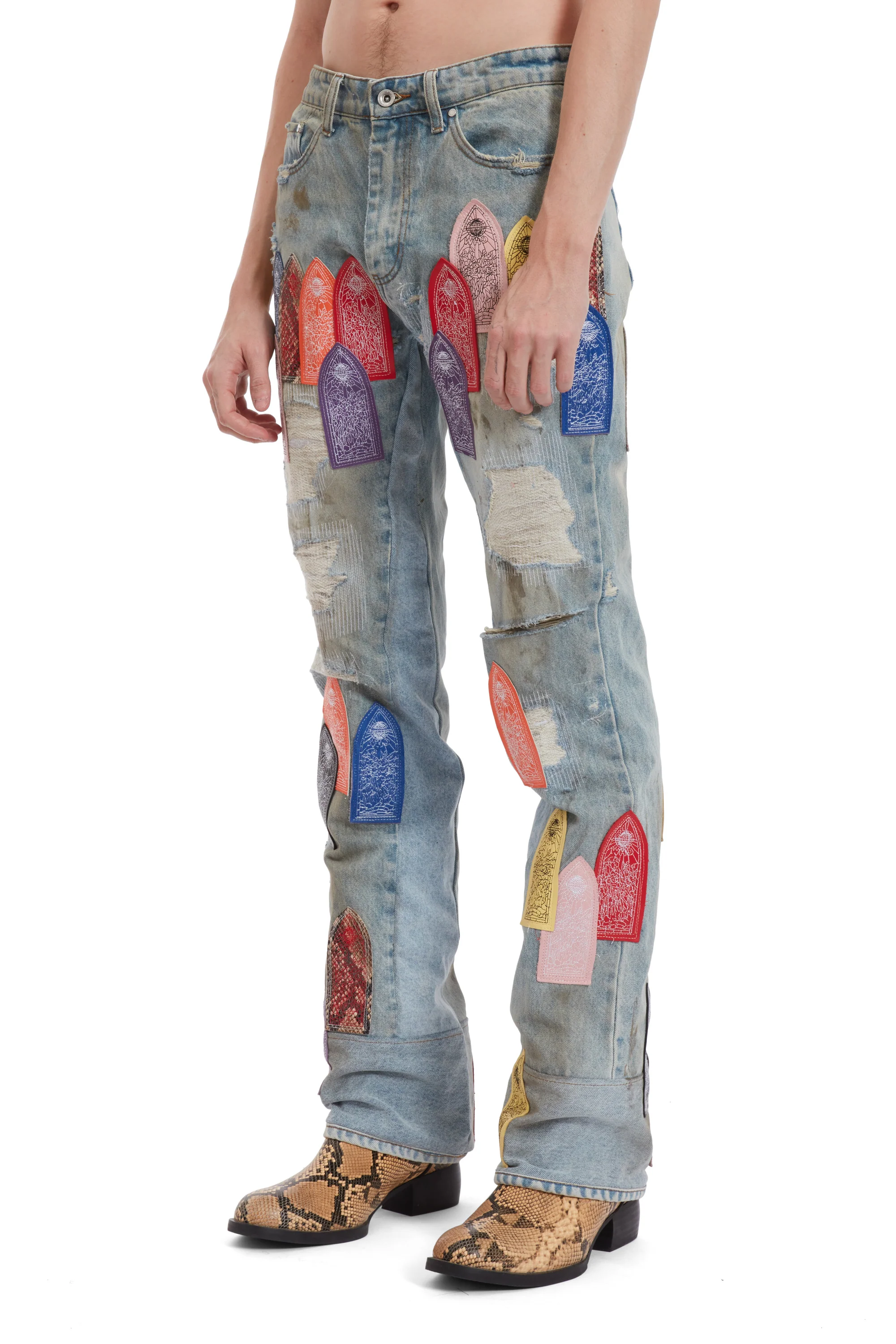 PATCH ARCHED REPAIRED DISTRESSED DENIM - Image 4
