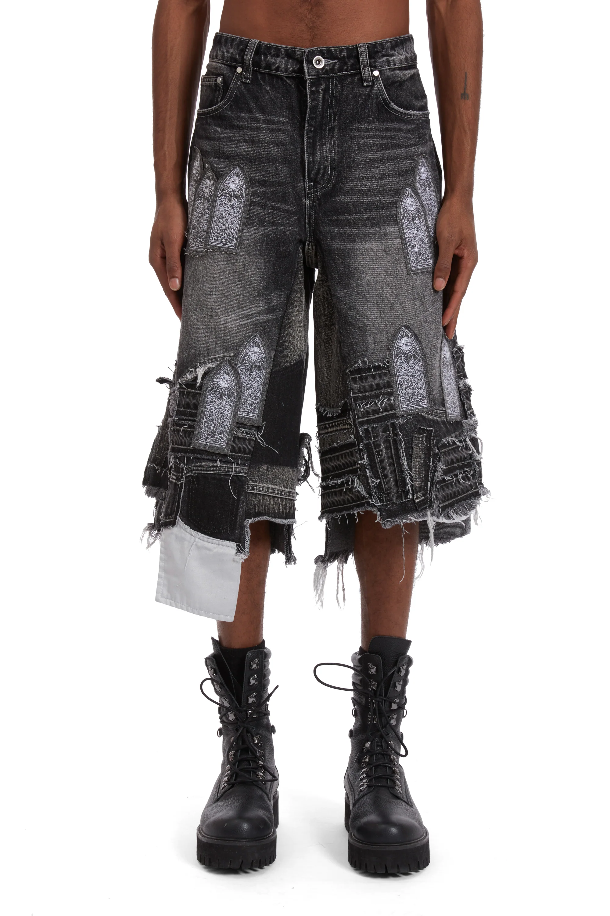 PATCHED ARCH BLOWOUT DENIM SHORT - Image 3