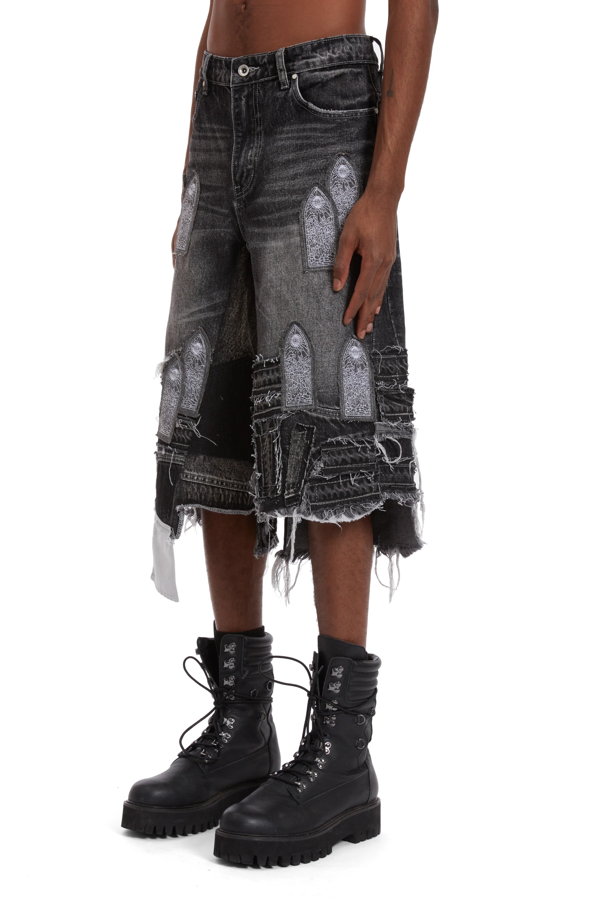PATCHED ARCH BLOWOUT DENIM SHORT - Image 4