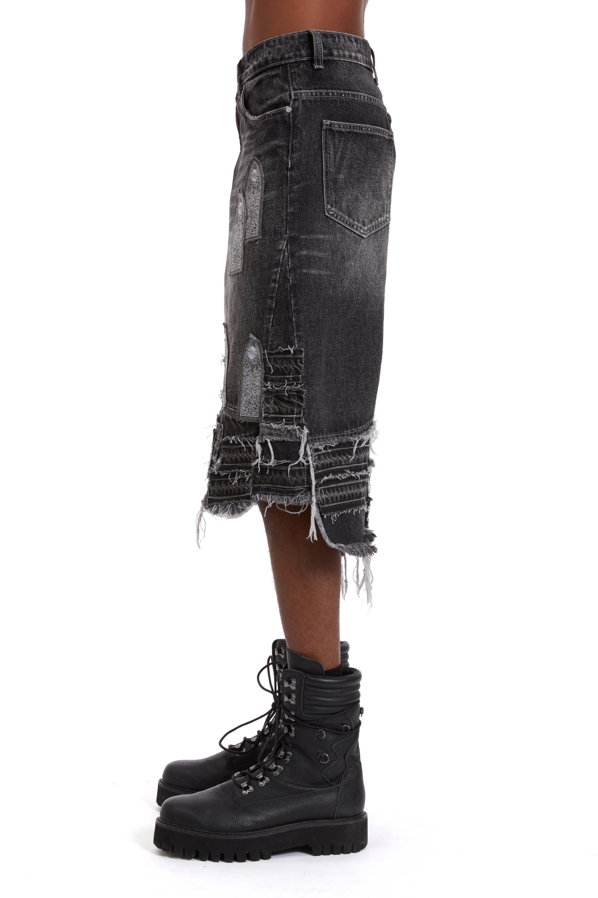 PATCHED ARCH BLOWOUT DENIM SHORT - Image 5