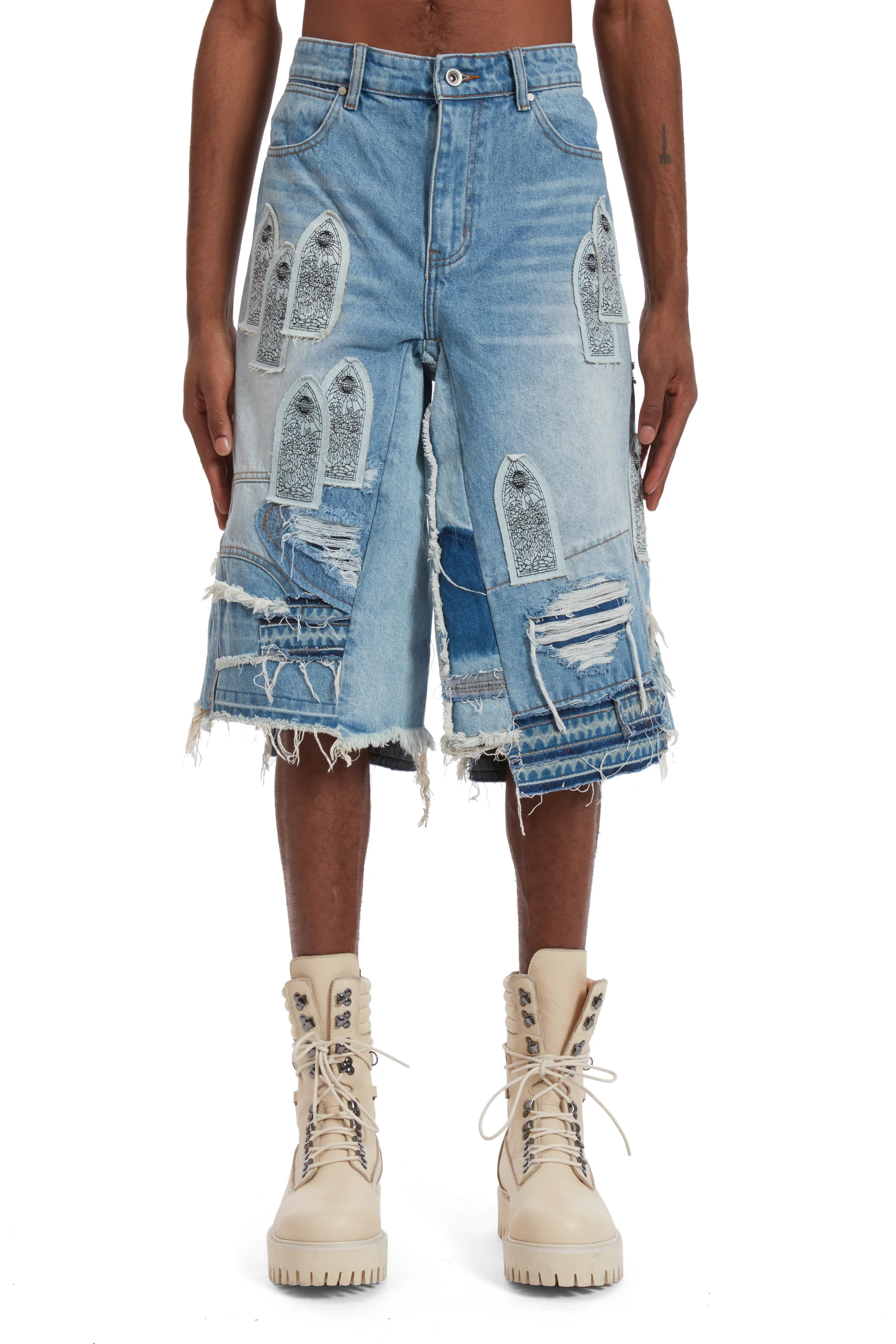 PATCHED ARCH BLOWOUT DENIM SHORT - Image 3