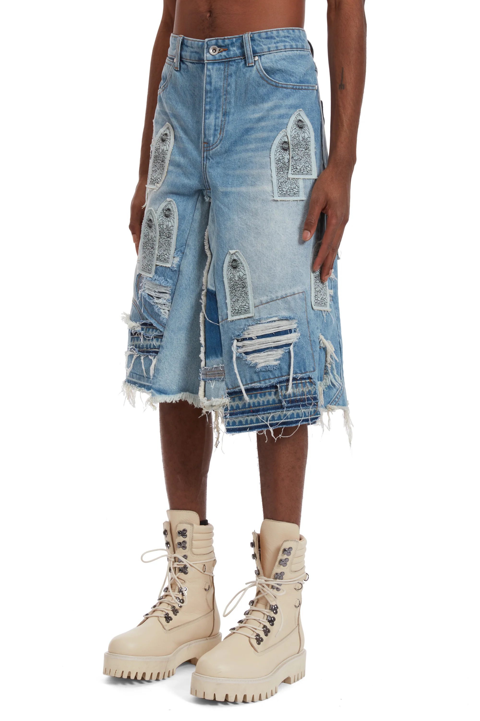 PATCHED ARCH BLOWOUT DENIM SHORT - Image 4